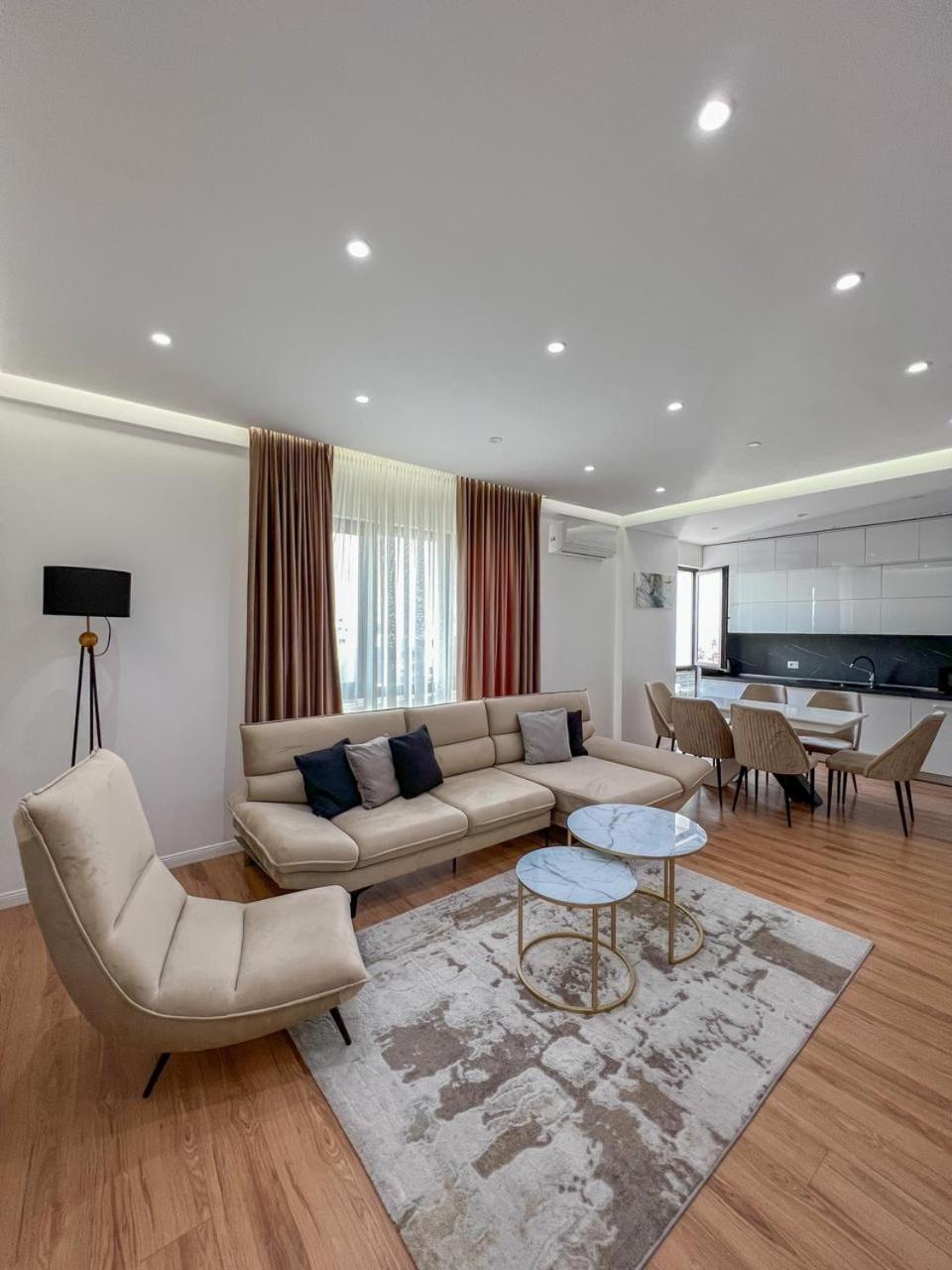 Lux Apartment At Arlis ติรานา ภายนอก รูปภาพ