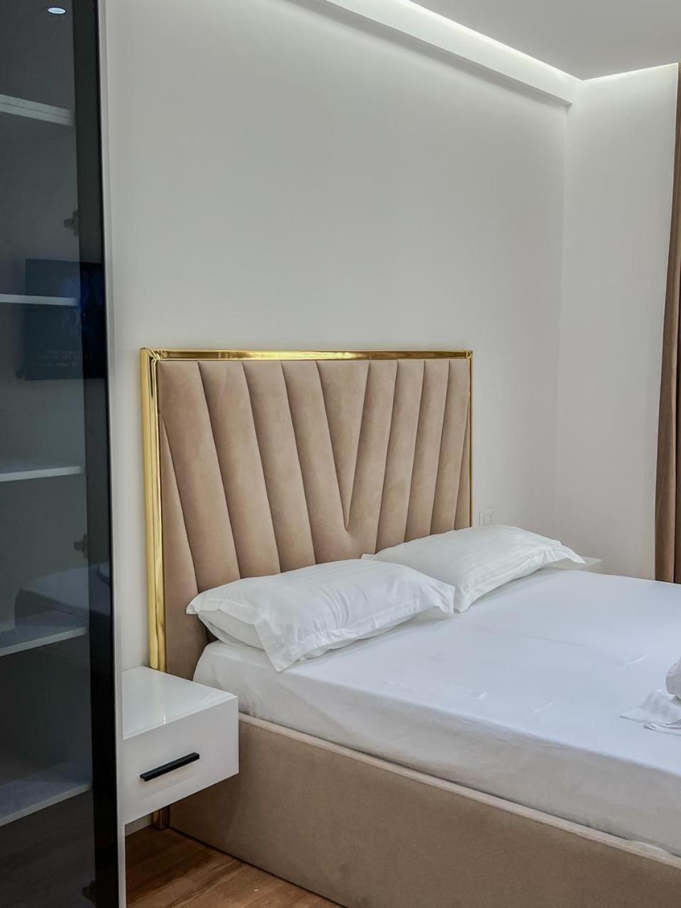 Lux Apartment At Arlis ติรานา ภายนอก รูปภาพ