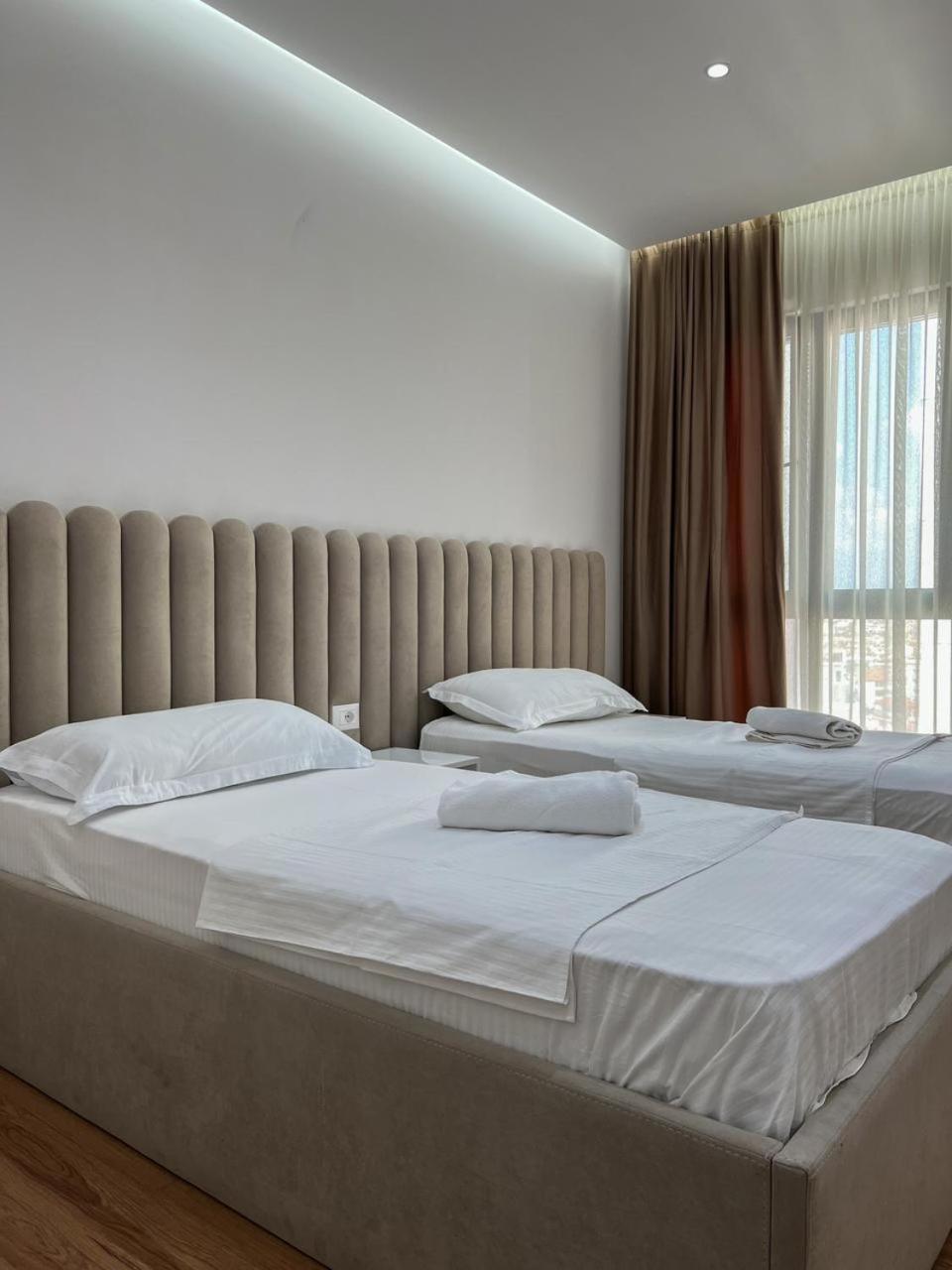 Lux Apartment At Arlis ติรานา ภายนอก รูปภาพ