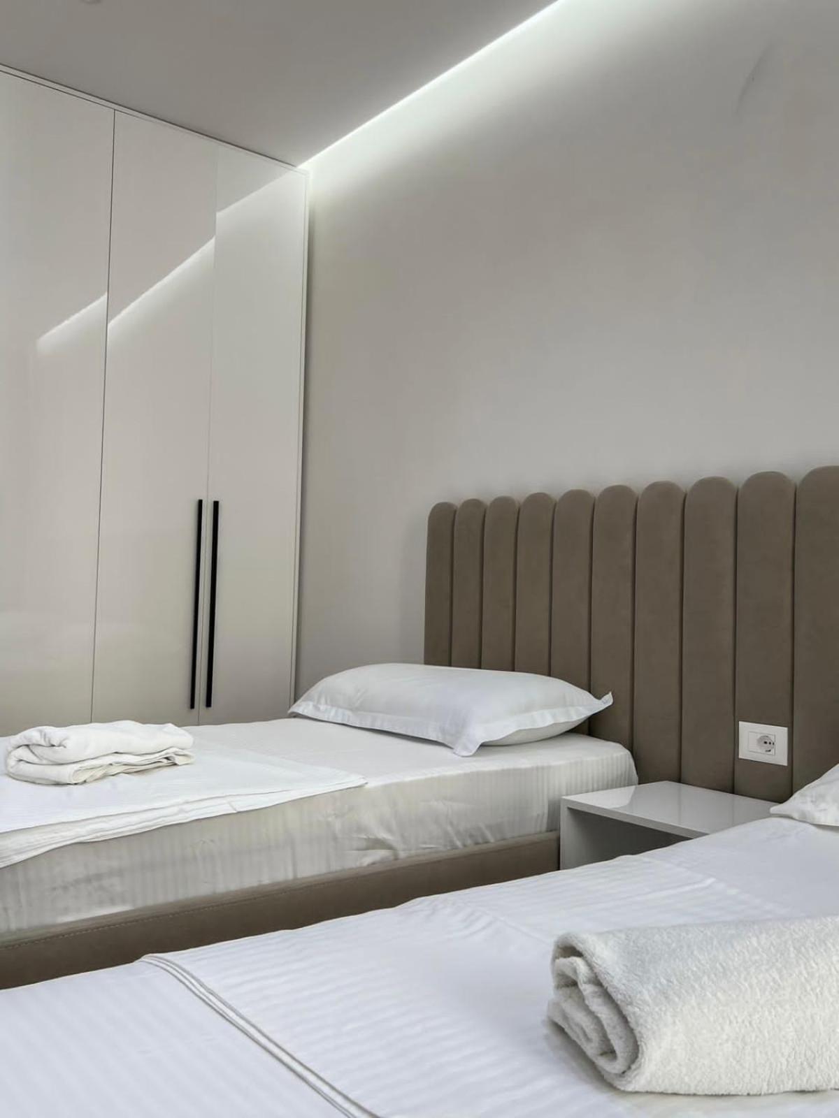 Lux Apartment At Arlis ติรานา ภายนอก รูปภาพ
